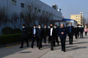 河南省副省长武国定到洛阳荣耀体育_荣耀体育（中国）调研指导工作
