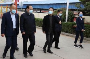 洛阳市政协主席杨炳旭莅临洛阳荣耀体育_荣耀体育（中国）调研